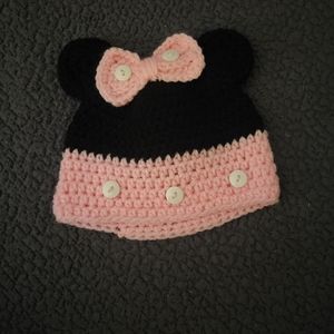 Crochet baby Minnie hat